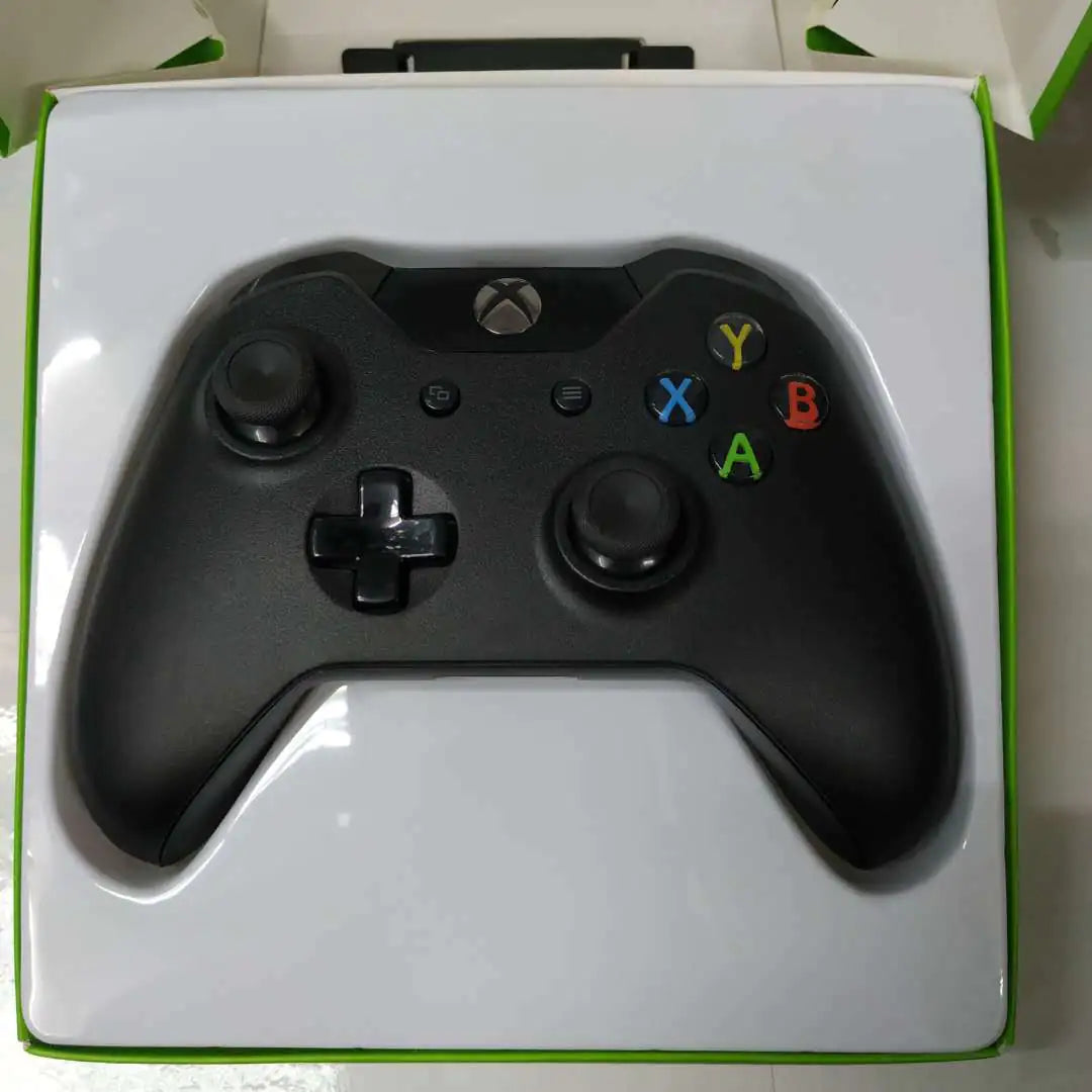 Xbox One Wireless Controller - Gaming Console Accessory